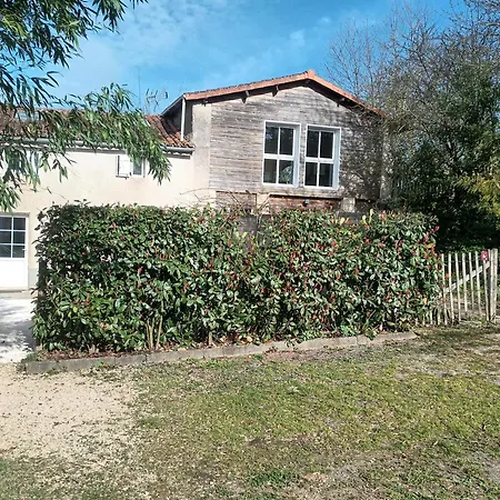 Holiday home Campagne Nature Riviere Le Du Milieu La Foret-sur-Sevre
