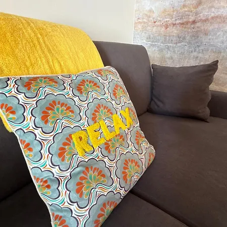 Du Milieu - 8 Personnes En Pleine Campagne Et Riviere By Primo